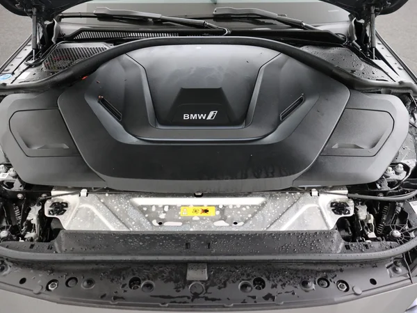 BMW i4 (2024) — foto 6 van 31