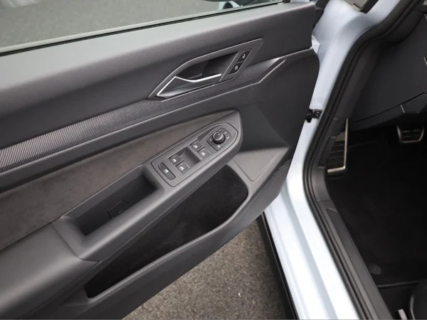VOLKSWAGEN Golf VIII (2025) — foto 13 van 22