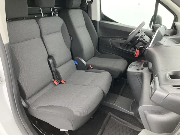 PEUGEOT Partner Van Swb (2024) — foto 29 van 36
