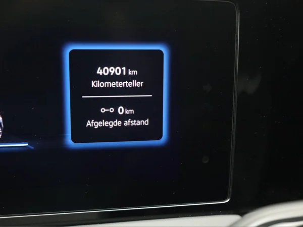 VOLKSWAGEN Tiguan (2024) — foto 10 van 24
