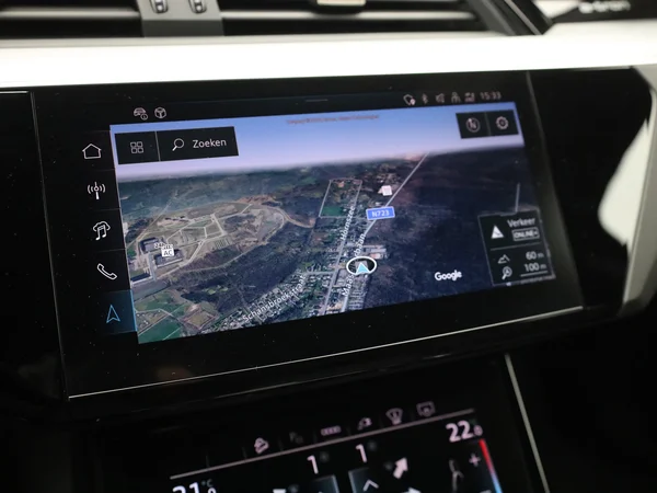 AUDI Q8 e-tron Sportback (2025) — foto 16 van 24