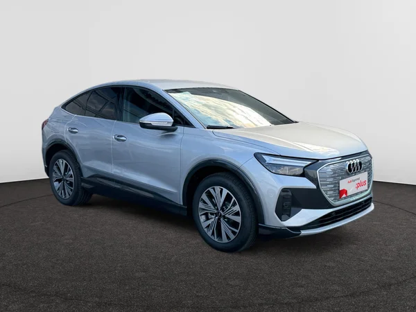 AUDI Q4 Sportback e-tron (2024) — foto 13 van 25