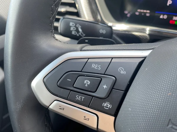 VOLKSWAGEN T-Cross (2023) — foto 3 van 20