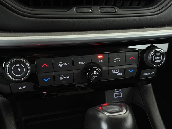 JEEP Compass (2023) — foto 18 van 30