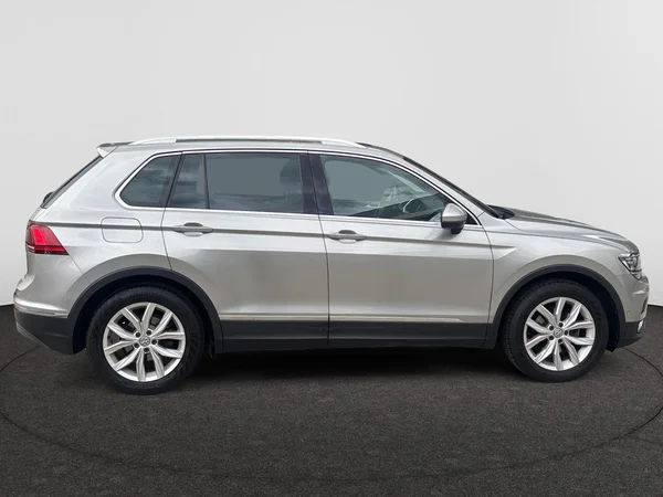 VOLKSWAGEN Tiguan (2017) — foto 21 van 24