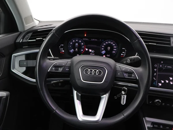 AUDI Q3 PHEV (2022) — foto 8 van 23