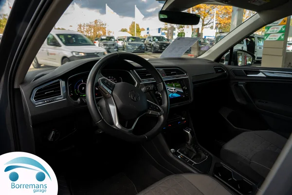 Volkswagen Tiguan (2023) — foto 16 van 48