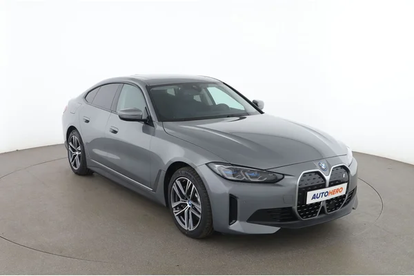 BMW i4 (2022) — foto 14 van 16