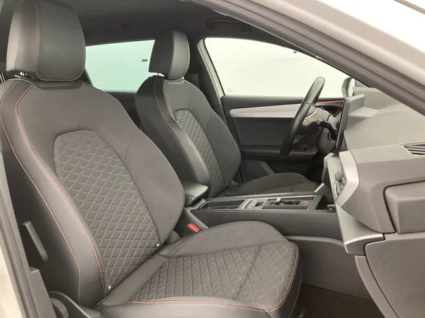 SEAT Leon ST (2024) — foto 6 van 36