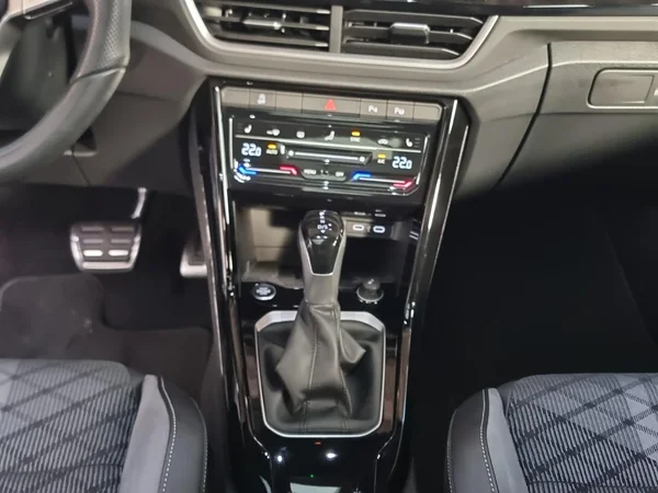 VOLKSWAGEN T-Roc (2025) — foto 4 van 23