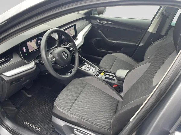 SKODA Octavia Combi (2023) — foto 21 van 21