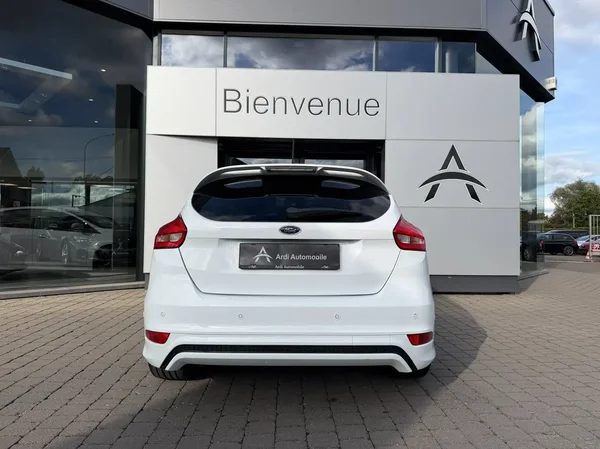 Ford Focus (2017) — foto 16 van 20