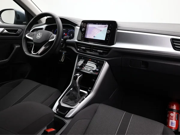VOLKSWAGEN T-Roc (2023) — foto 13 van 19