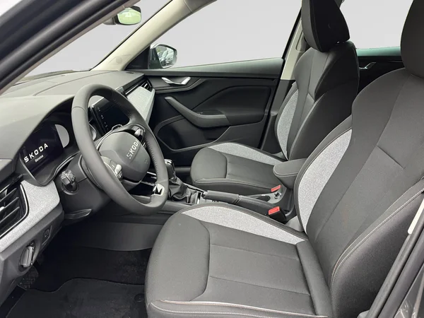 SKODA Kamiq (2025) — foto 9 van 23