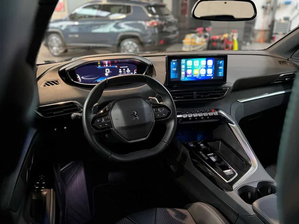 Peugeot 5008 (2023) — foto 19 van 22