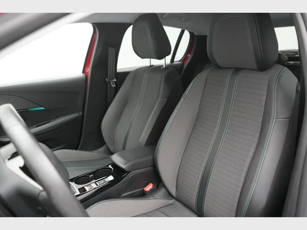 PEUGEOT 208 (2022) — foto 25 van 26