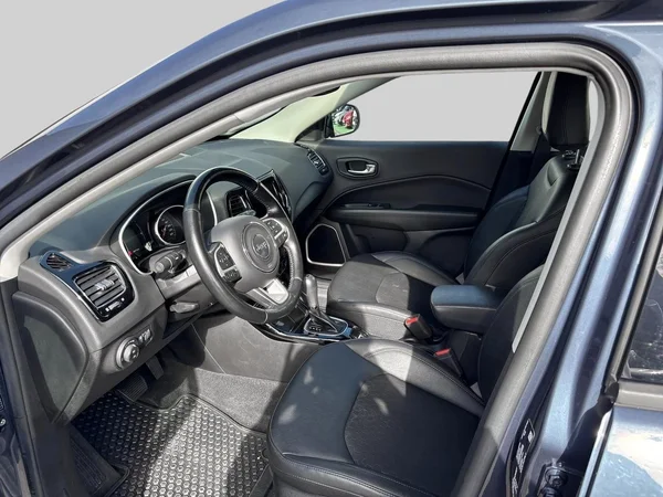 Jeep Compass (2021) — foto 19 van 20