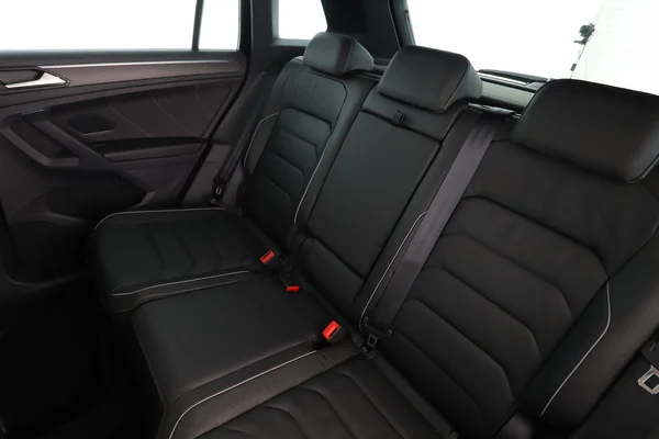 Volkswagen Tiguan (2021) — foto 5 van 16