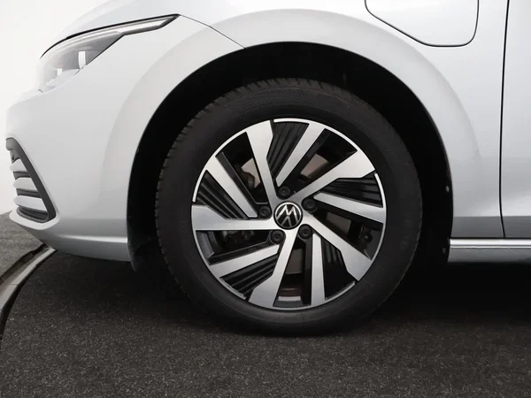 Volkswagen Golf (2022) — foto 7 van 24