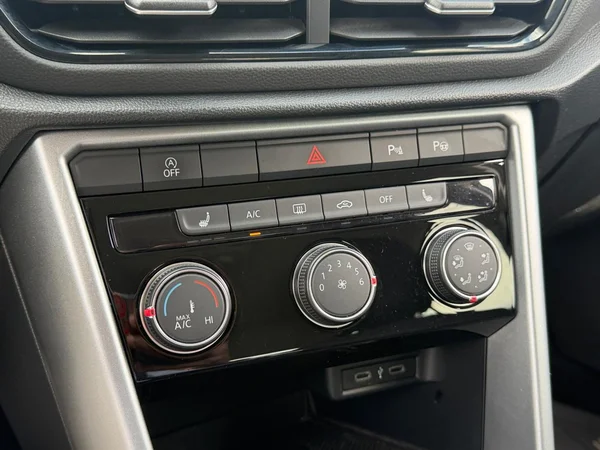 VOLKSWAGEN T-Roc (2022) — foto 9 van 20