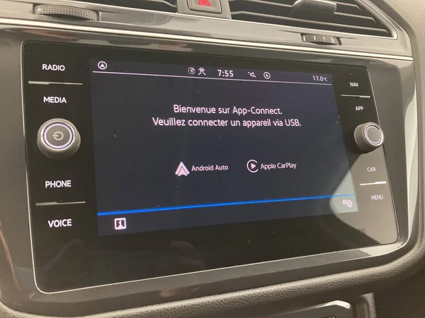 VOLKSWAGEN Tiguan Allspace (2023) — foto 16 van 36