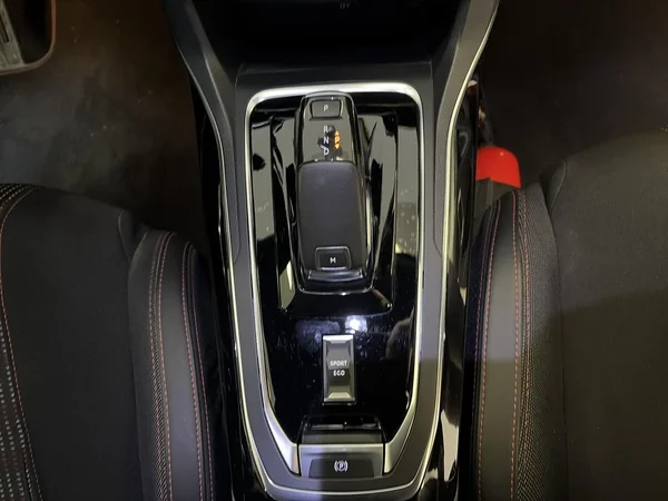 Peugeot 308 (2020) — foto 9 van 21