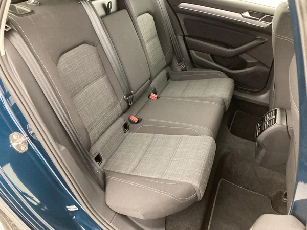 VOLKSWAGEN Passat Variant Dsl (2021) — foto 24 van 36