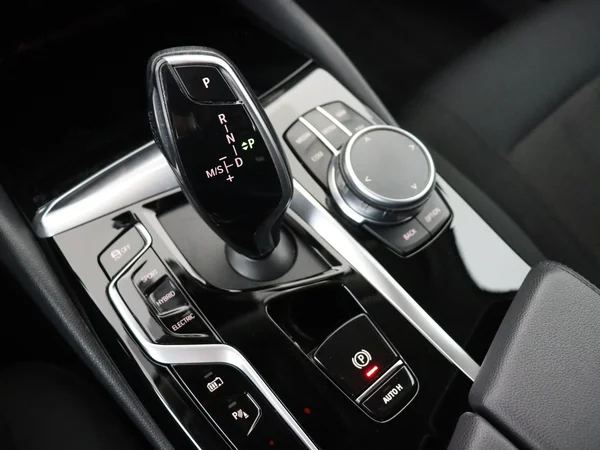 BMW 530 (2021) — foto 4 van 35