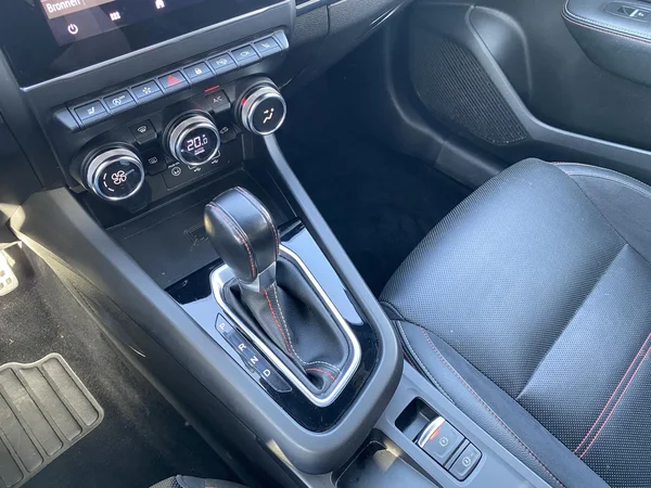 Renault Arkana (2022) — foto 2 van 22