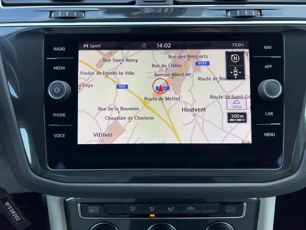 VOLKSWAGEN Tiguan (2019) — foto 2 van 20