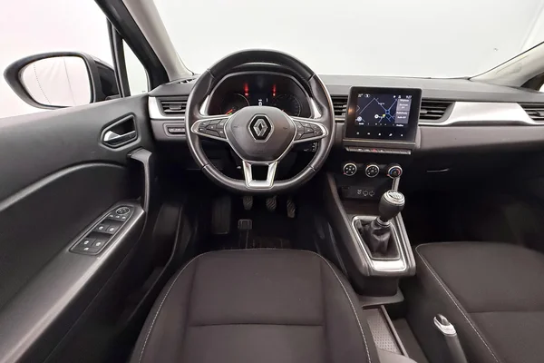Renault Captur (2021) — foto 2 van 37