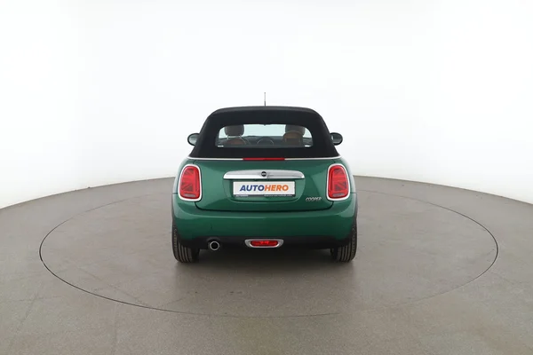 MINI Cabrio (2021) — foto 11 van 16