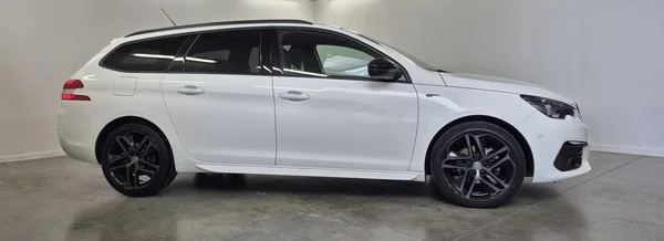 Peugeot 308 (2021) — foto 19 van 24