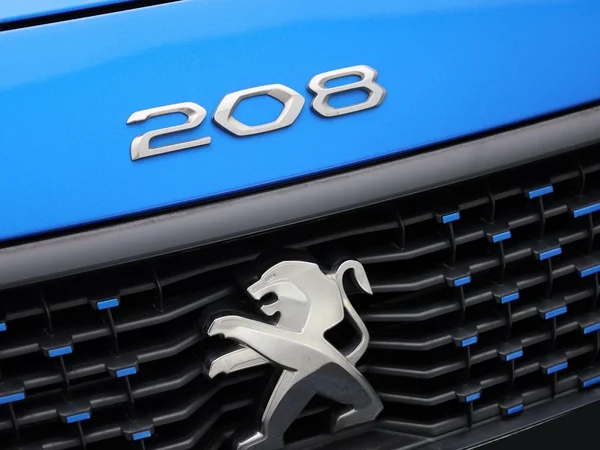 Peugeot e-208 (2023) — foto 36 van 50