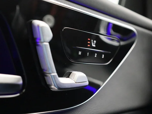 Mercedes-Benz GLC (2024) — foto 31 van 55
