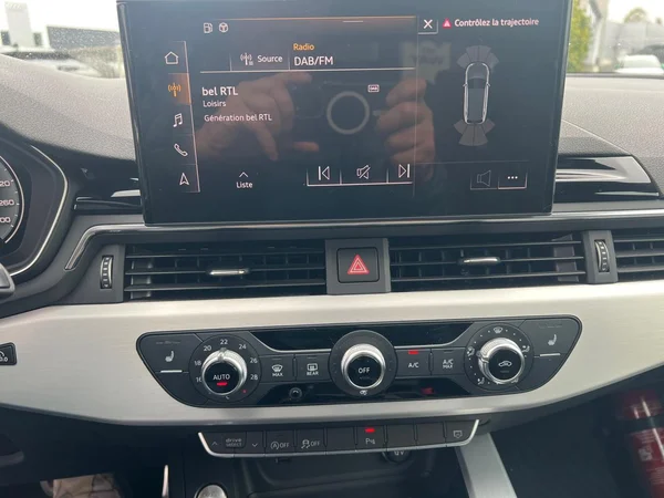 AUDI A4 Avant (2022) — foto 2 van 18