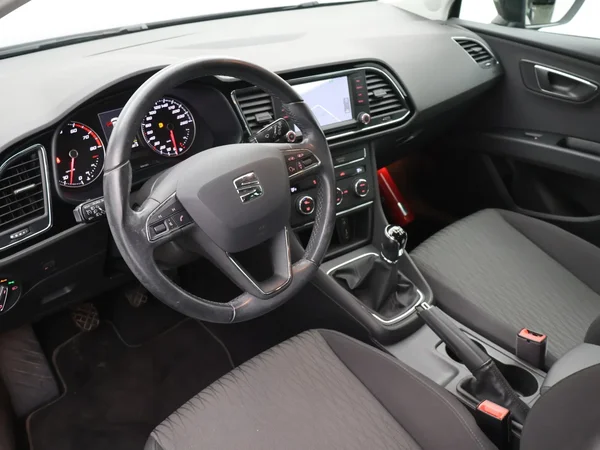 SEAT Leon (2017) — foto 8 van 27