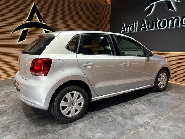 Volkswagen Polo (2014) — foto 9 van 18