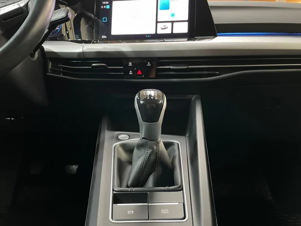 VOLKSWAGEN Golf VIII SW (2022) — foto 3 van 15