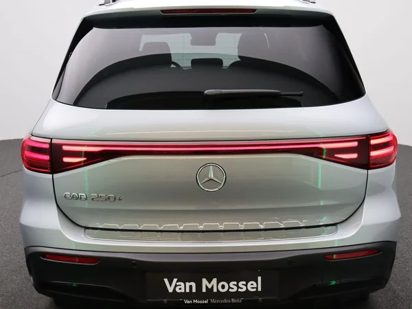 Mercedes-Benz EQB (2025) — foto 21 van 33