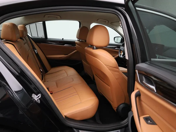 BMW 5 Reeks (2022) — foto 31 van 43