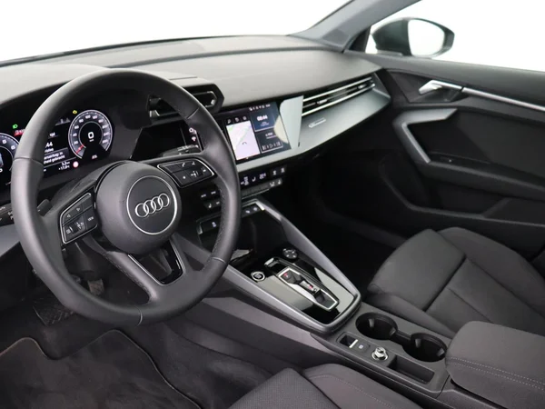 AUDI A3 Sportback (2025) — foto 2 van 18