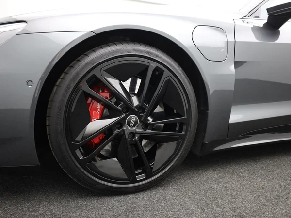 AUDI S e-tron GT (2025) — foto 9 van 28