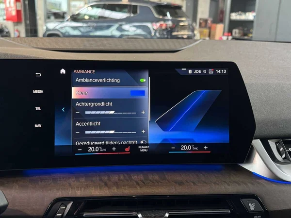 BMW 220 Active Tourer (2023) — foto 10 van 21
