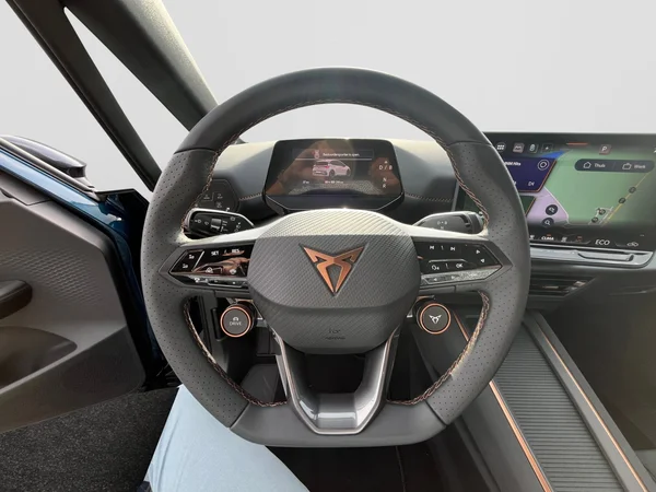 CUPRA Born (2025) — foto 11 van 24