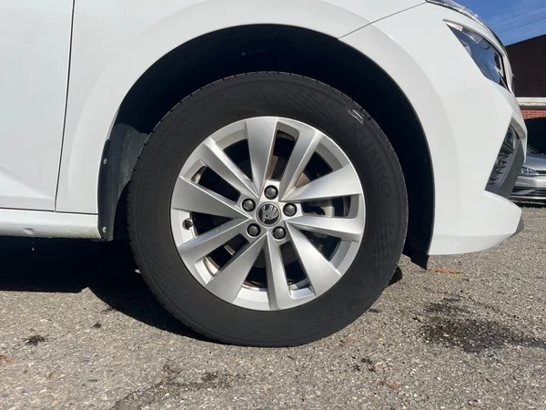 SKODA Kamiq (2024) — foto 5 van 20