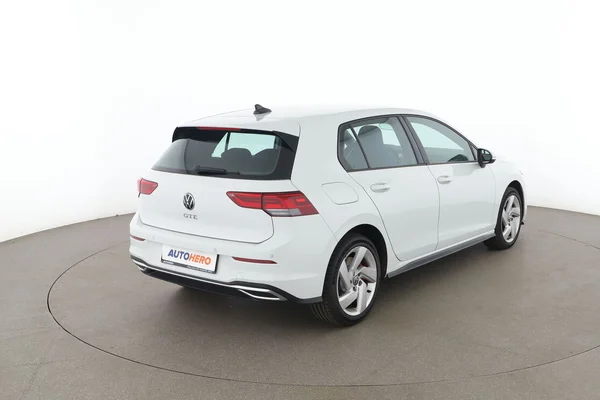 Volkswagen Golf (2020) — foto 12 van 16