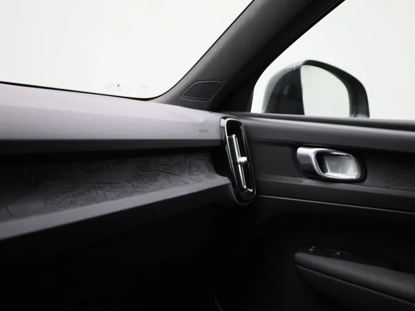 Volvo XC40 (2023) — foto 18 van 39