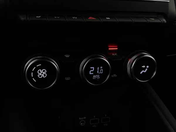 RENAULT Captur (2022) — foto 18 van 29