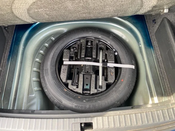 SKODA Octavia Combi (2023) — foto 6 van 10